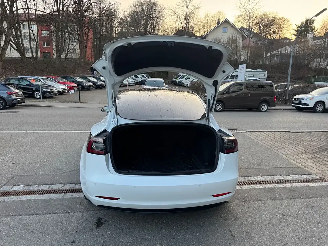 Tesla Model 3 RWD Standard Range Plus - Thumbnail 13