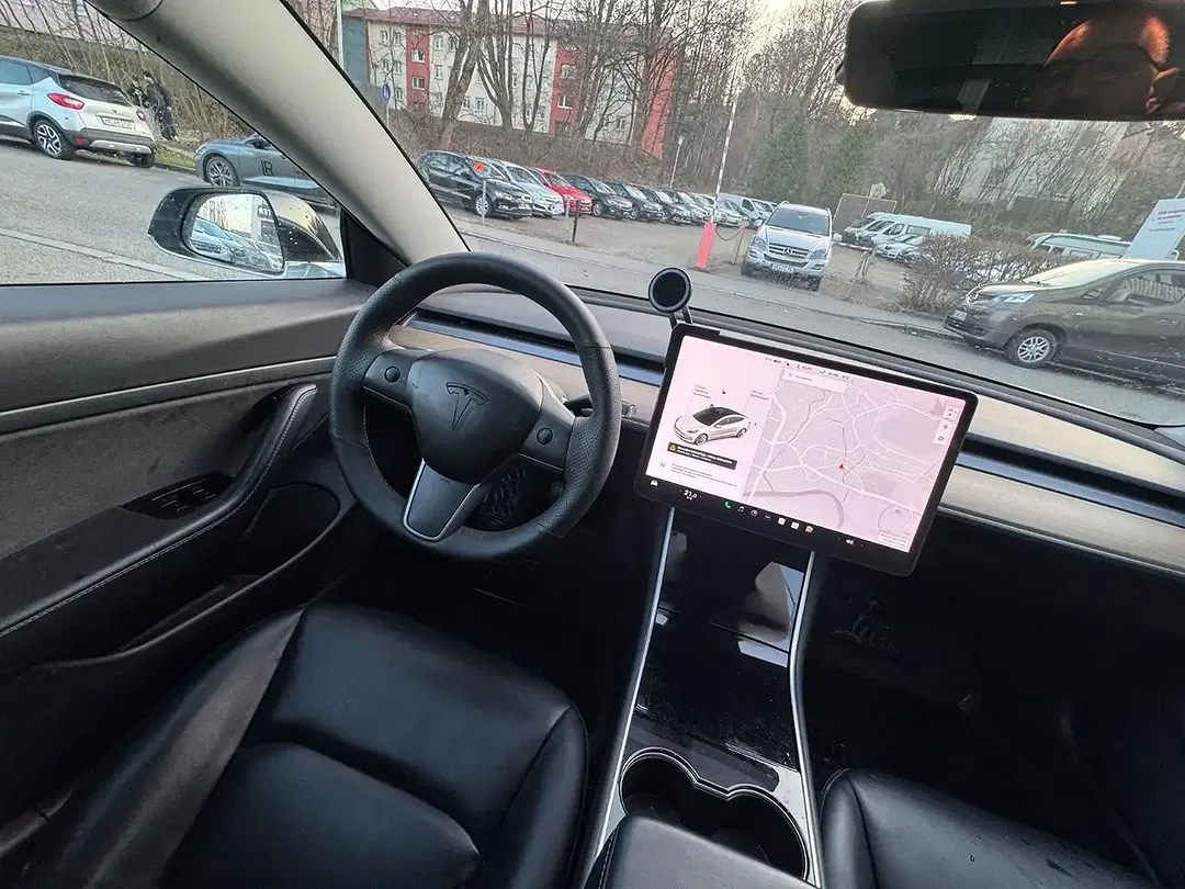 Tesla Model 3 RWD Standard Range Plus - Thumbnail 18