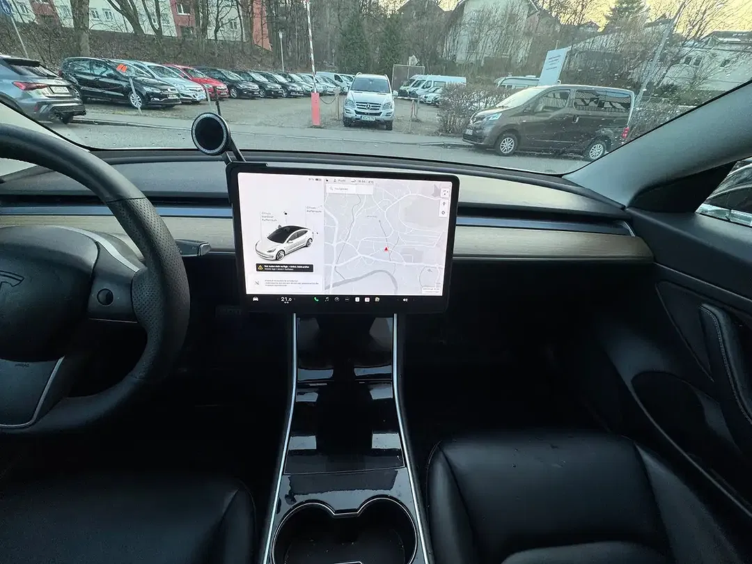 Tesla Model 3 RWD Standard Range Plus - Thumbnail 19