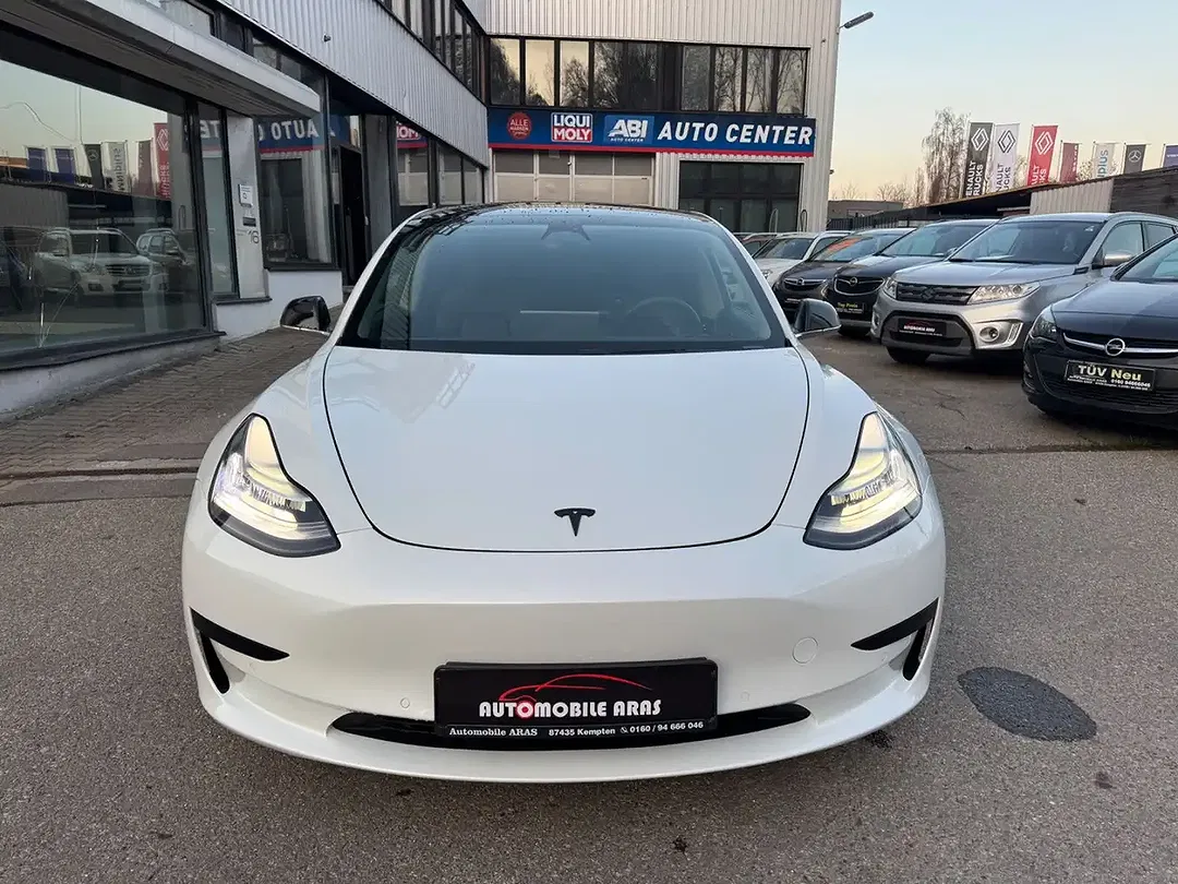 Tesla Model 3 RWD Standard Range Plus - foto 2
