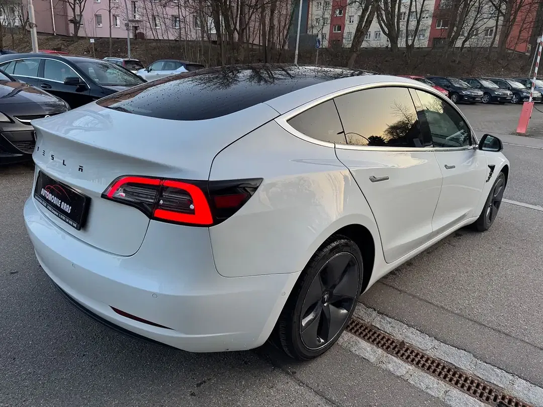 Tesla Model 3 RWD Standard Range Plus - Thumbnail 5