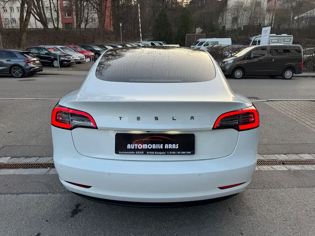 Tesla Model 3 RWD Standard Range Plus - Thumbnail 6