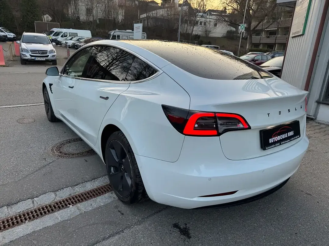 Tesla Model 3 RWD Standard Range Plus - Thumbnail 7