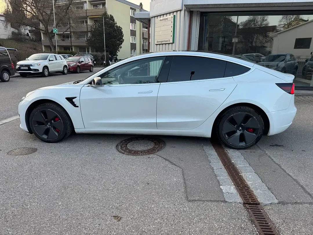 Tesla Model 3 RWD Standard Range Plus - Thumbnail 8