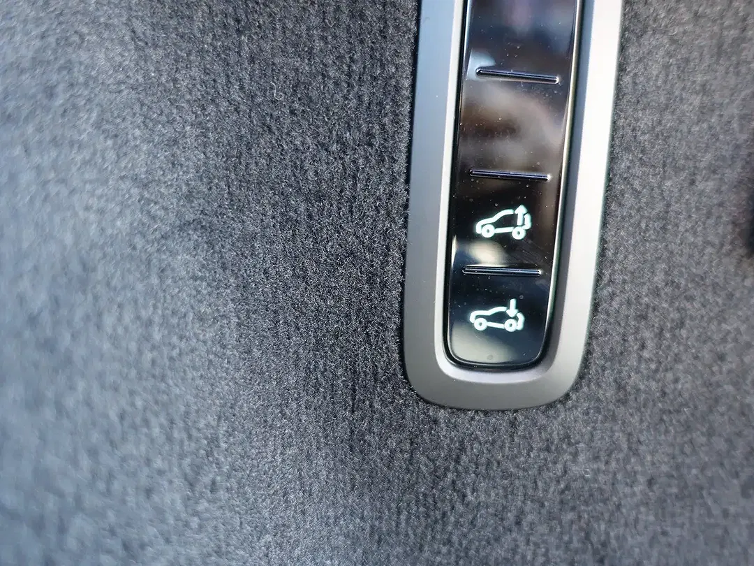 Volvo ES90 Single Motor Extended Range Ultra - Thumbnail 27