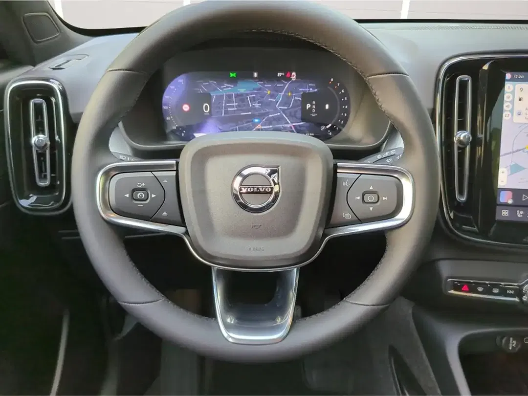 Volvo XC40 B3 Ultra Black Edition - Thumbnail 12