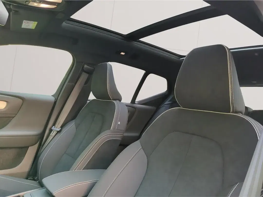 Volvo XC40 B3 Ultra Black Edition - foto 15