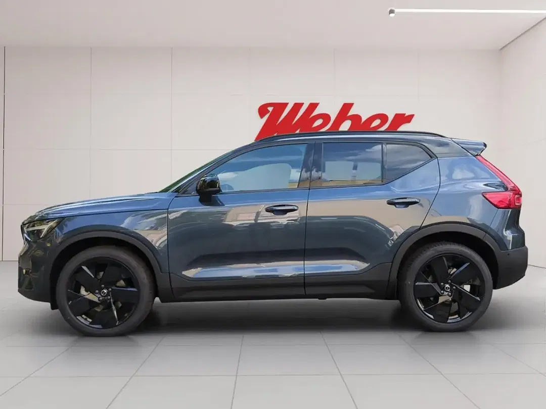 Volvo XC40 B3 Ultra Black Edition - Thumbnail 3