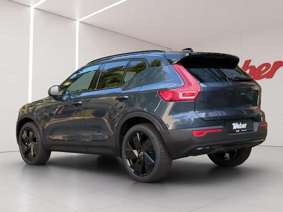 Volvo XC40 B3 Ultra Black Edition - Thumbnail 4