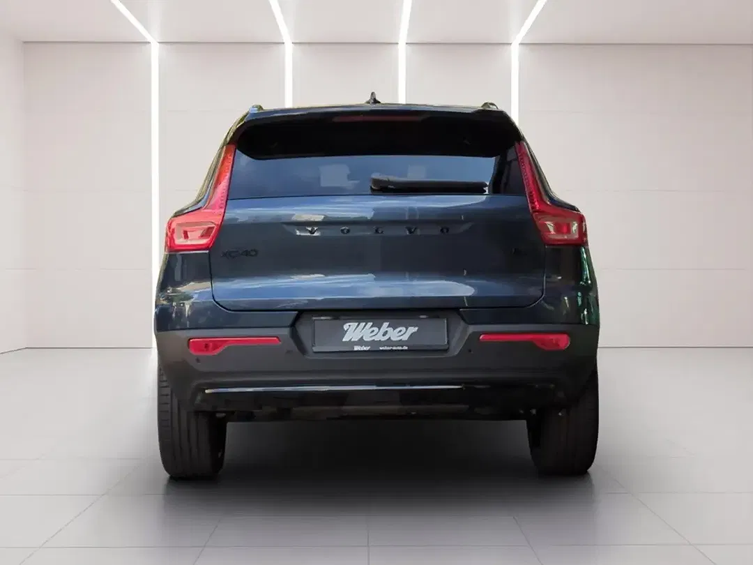 Volvo XC40 B3 Ultra Black Edition - Thumbnail 5
