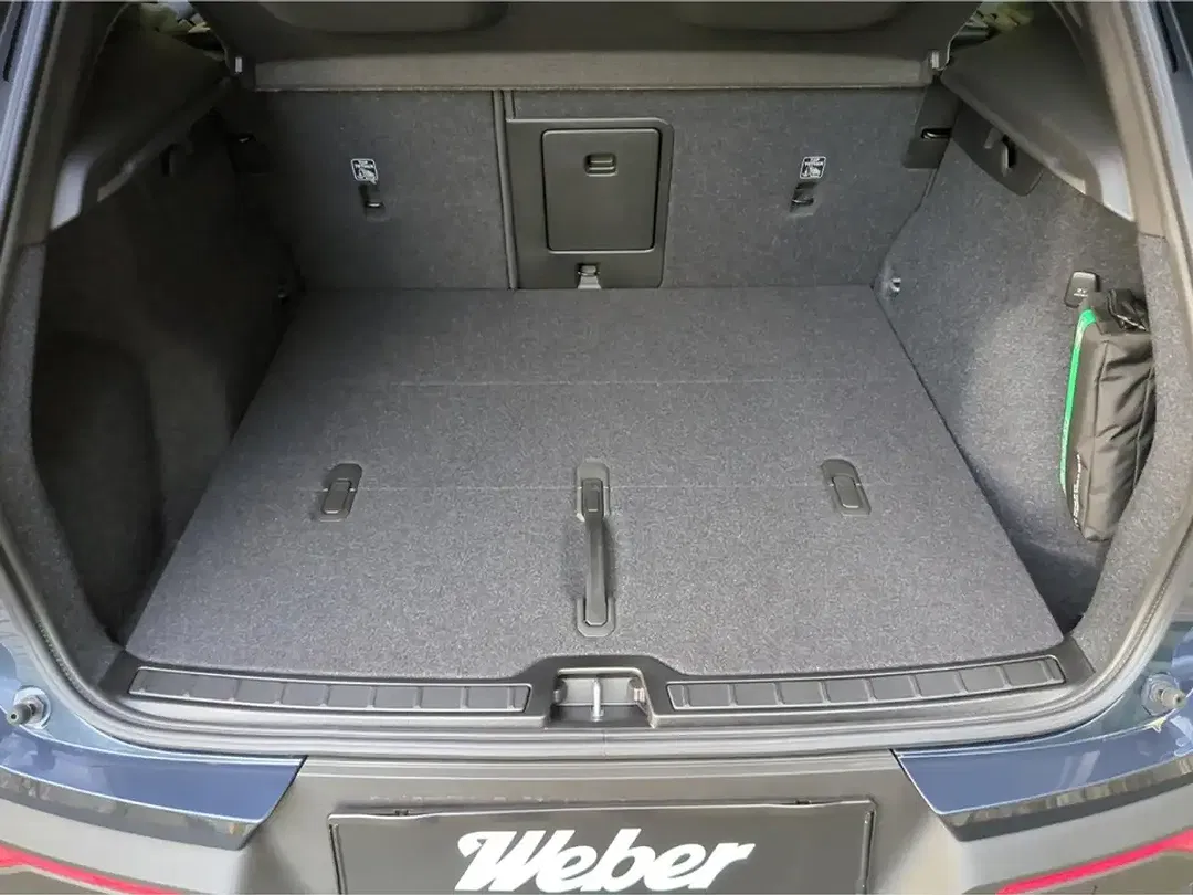 Volvo XC40 B3 Ultra Black Edition - Thumbnail 9