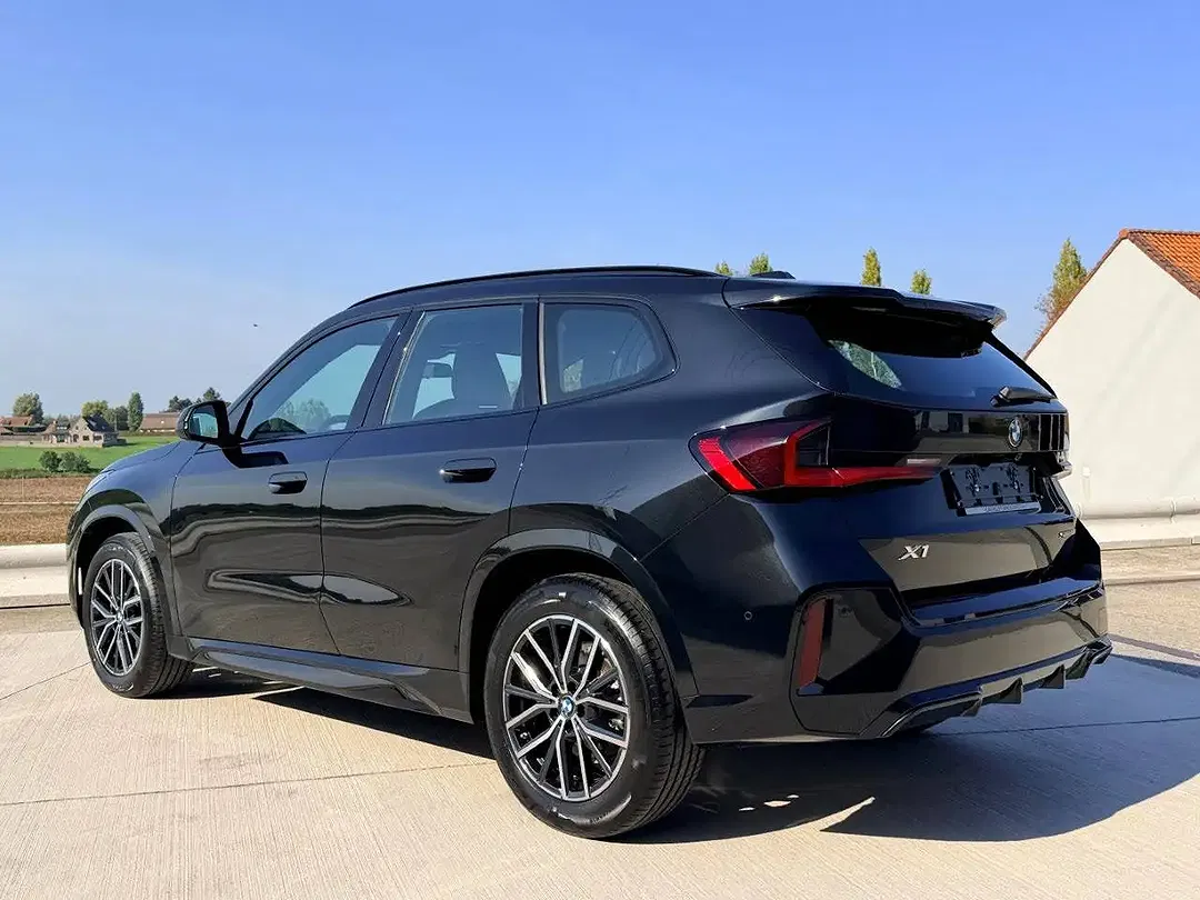 BMW X1 1.5 sDrive M - Thumbnail 5