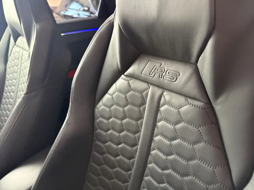 Audi RS Q3 2.5 TFSI quattro Matrix LED - Thumbnail 11