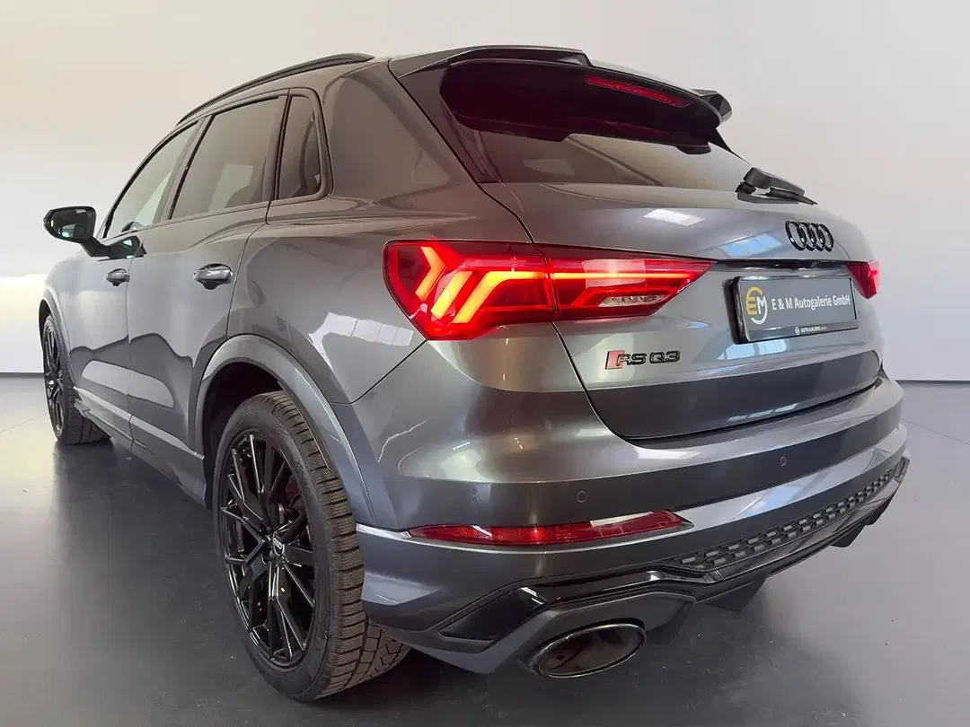 Audi RS Q3 2.5 TFSI quattro Matrix LED - Thumbnail 3