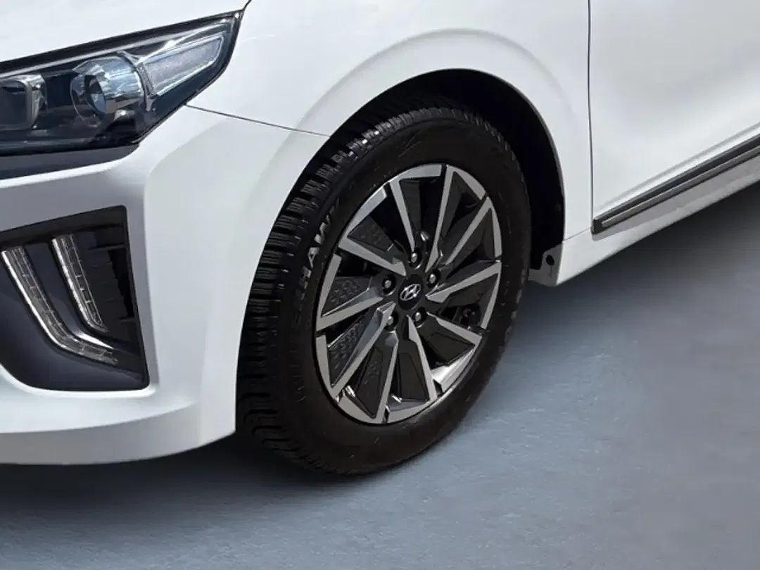Hyundai IONIQ Trend - Thumbnail 6