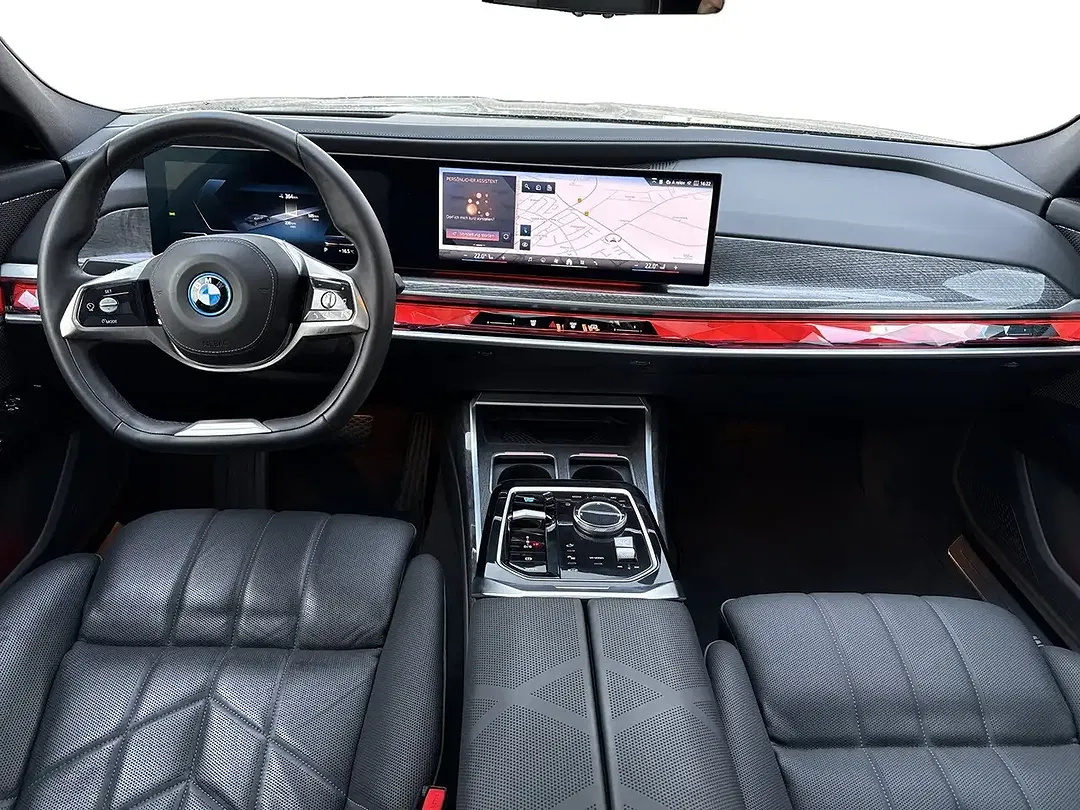 BMW i7 xDrive - Thumbnail 5