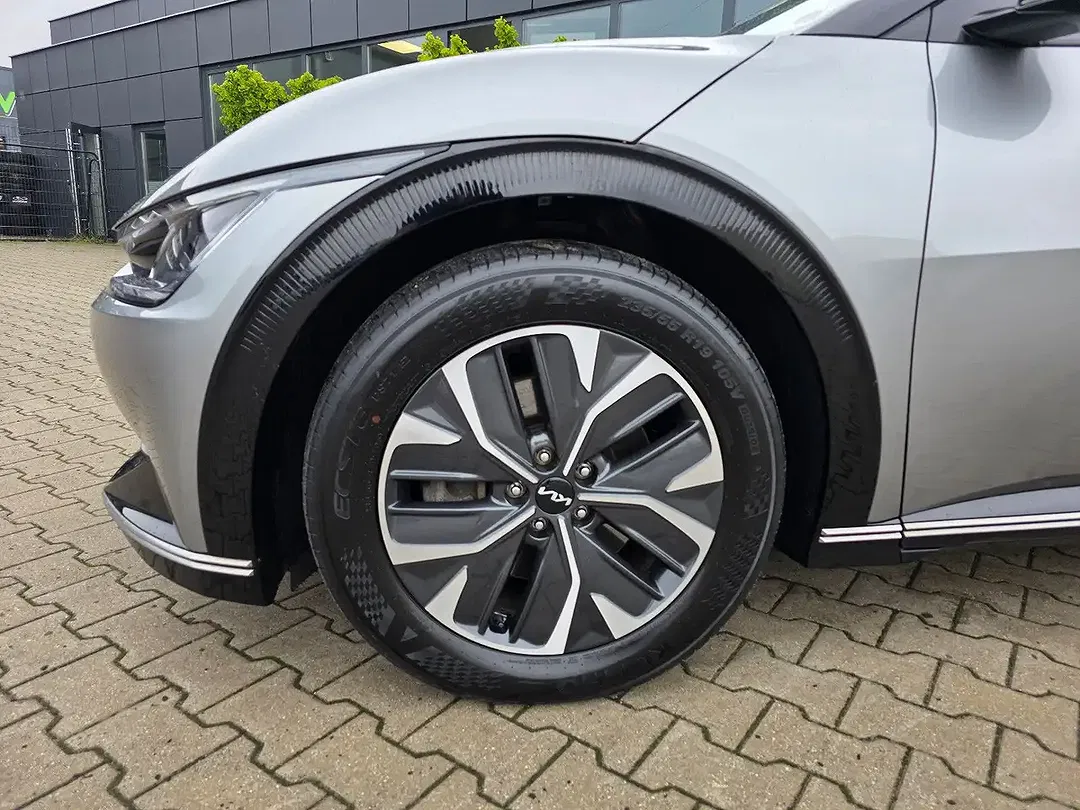 Kia EV6 - Thumbnail 14