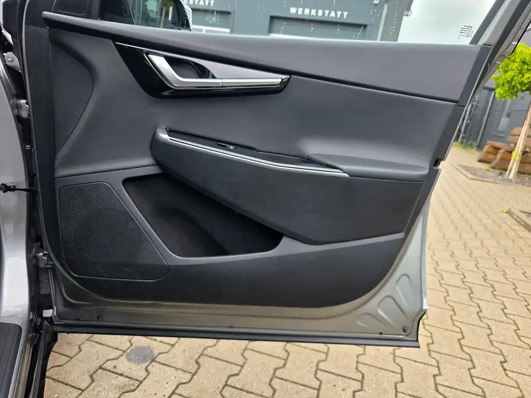 Kia EV6 - Thumbnail 21