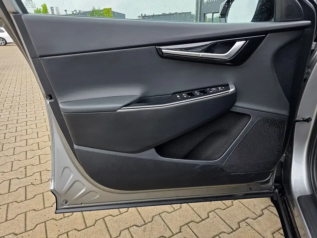 Kia EV6 - Thumbnail 31