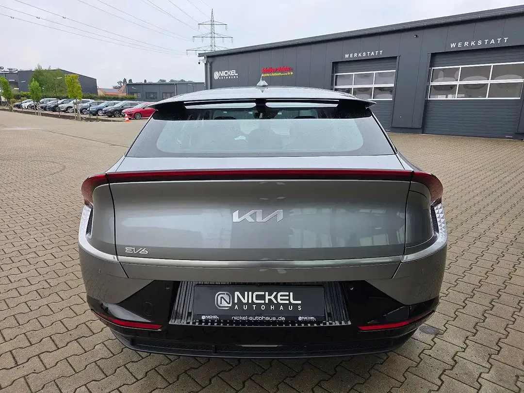 Kia EV6 - Thumbnail 6
