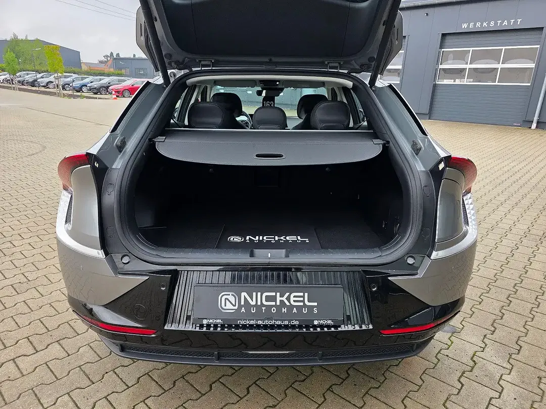 Kia EV6 - Thumbnail 7
