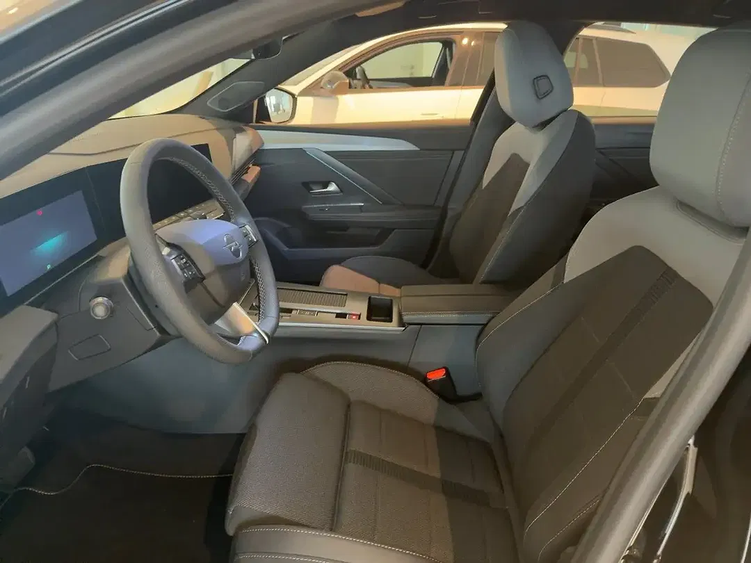 Opel Astra 1.5 D Ultimate - Thumbnail 7