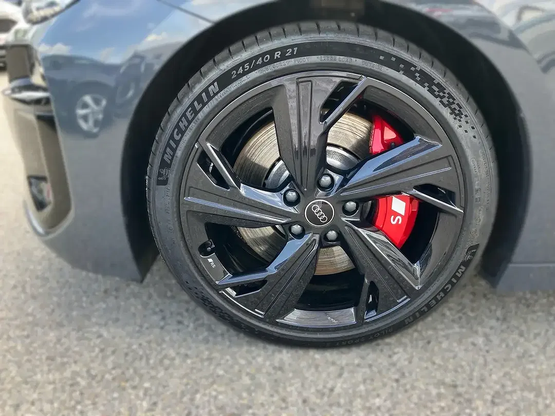 Audi S6 e-tron Avant - Thumbnail 6