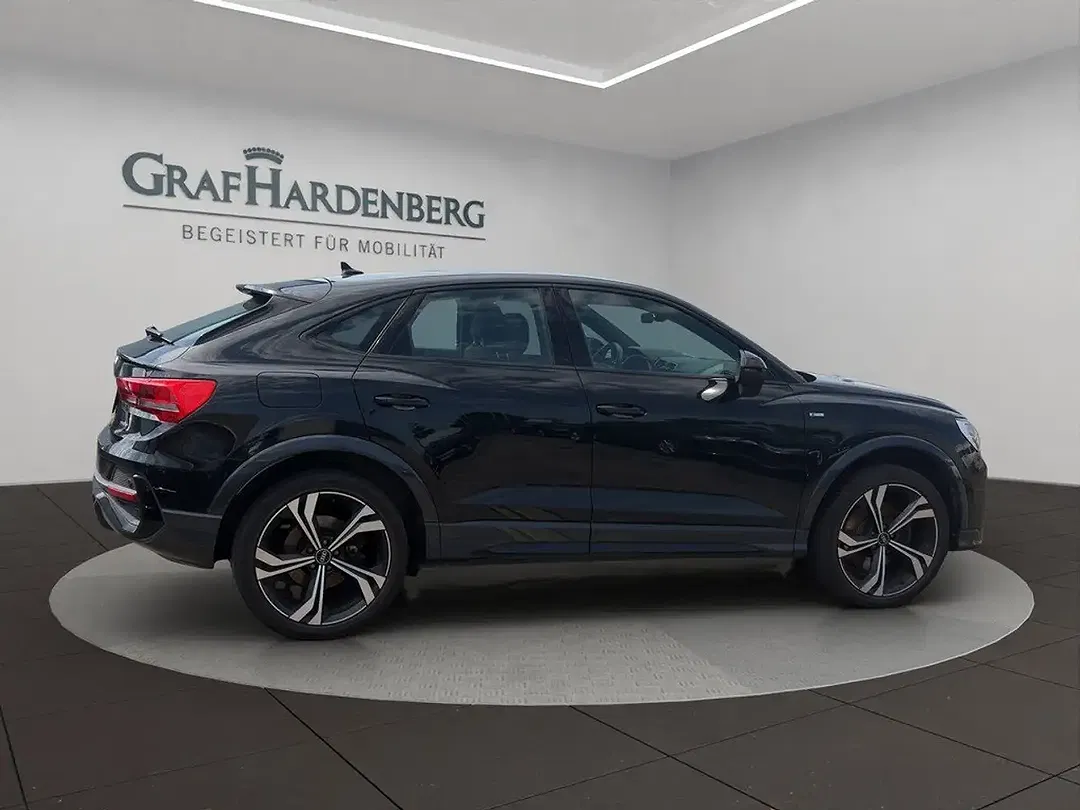 Audi Q3 40 TDI S tronic quattro Sportback S line - Thumbnail 2