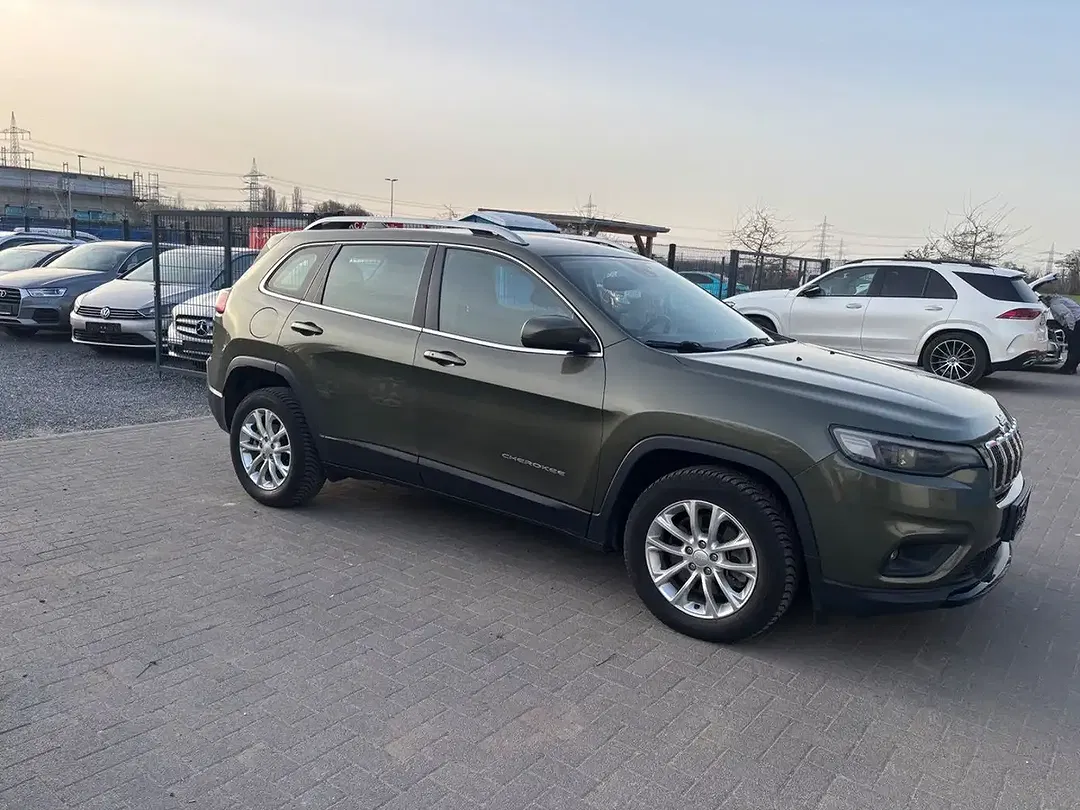Jeep Cherokee Longitude - Thumbnail 3