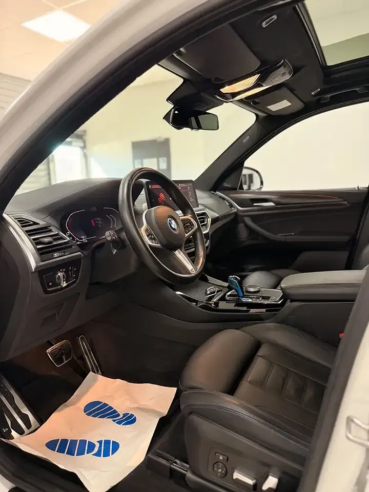 BMW iX3 M Sport - Thumbnail 7