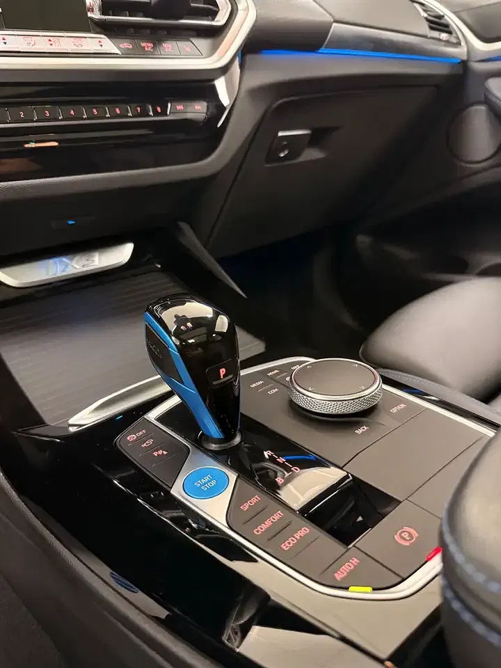 BMW iX3 M Sport - Thumbnail 12