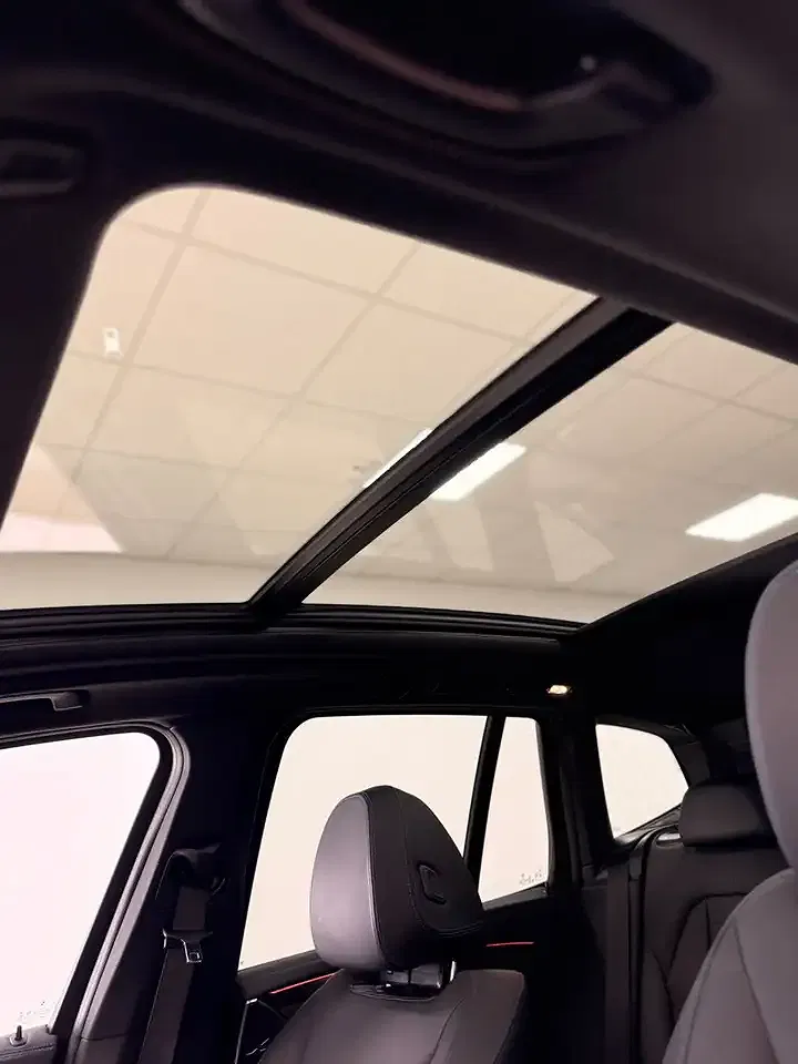 BMW iX3 M Sport - Thumbnail 4