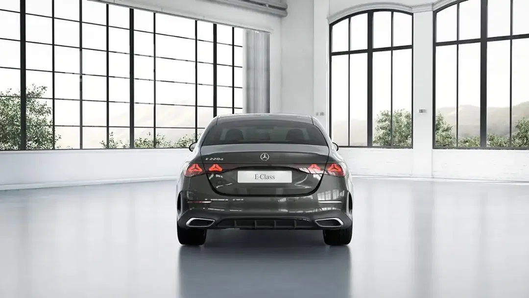 Mercedes-Benz E 220 AMG - Thumbnail 9
