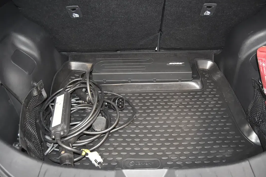 Nissan Leaf - Thumbnail 10