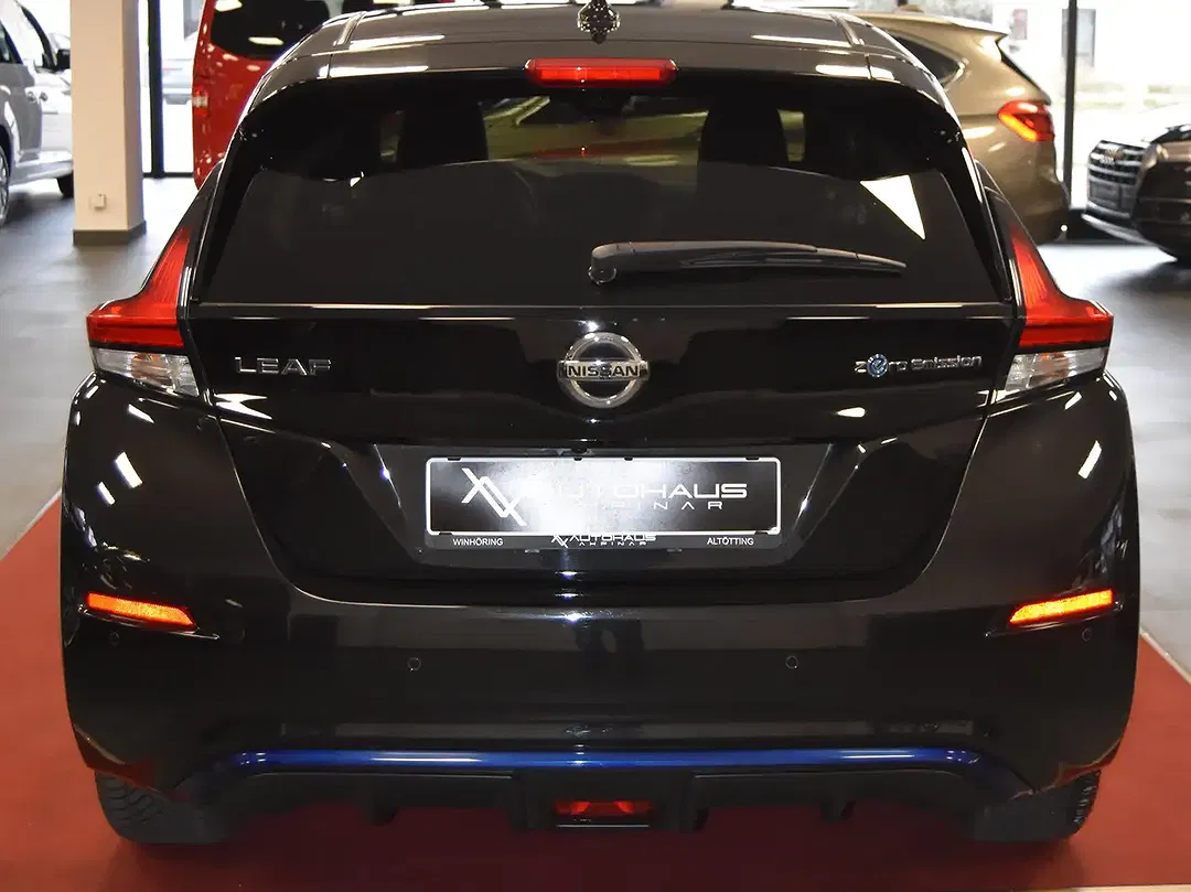 Nissan Leaf - Thumbnail 6