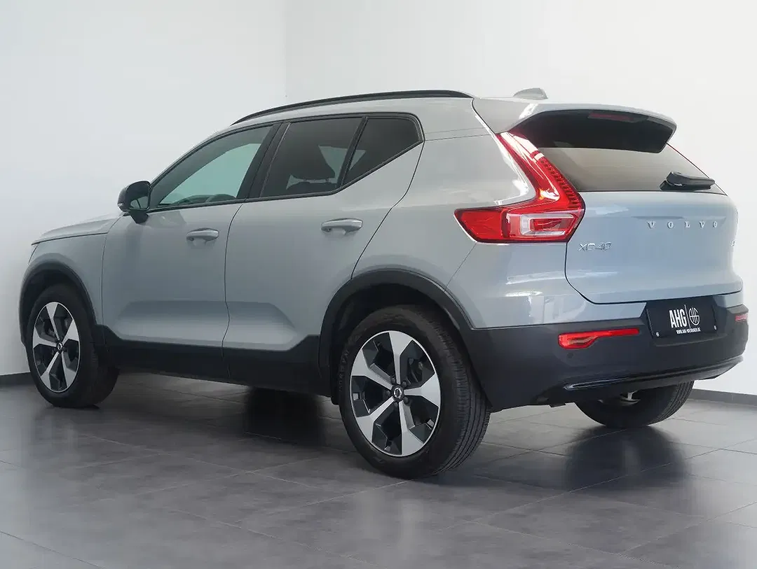 Volvo XC40 B3 Plus Dark - Thumbnail 3