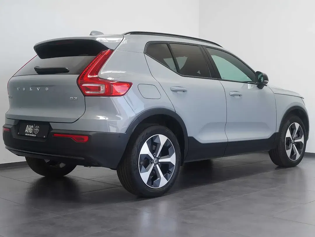 Volvo XC40 B3 Plus Dark - Thumbnail 4