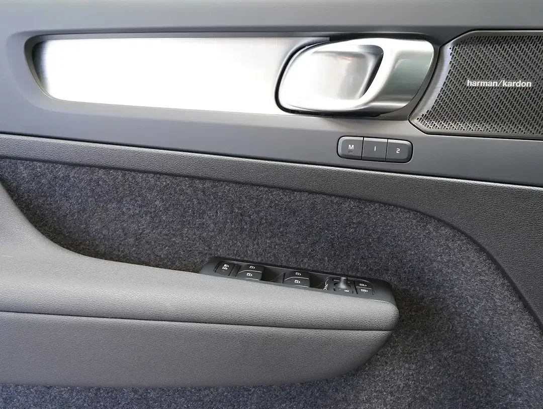 Volvo XC40 B3 Plus Dark - Thumbnail 7