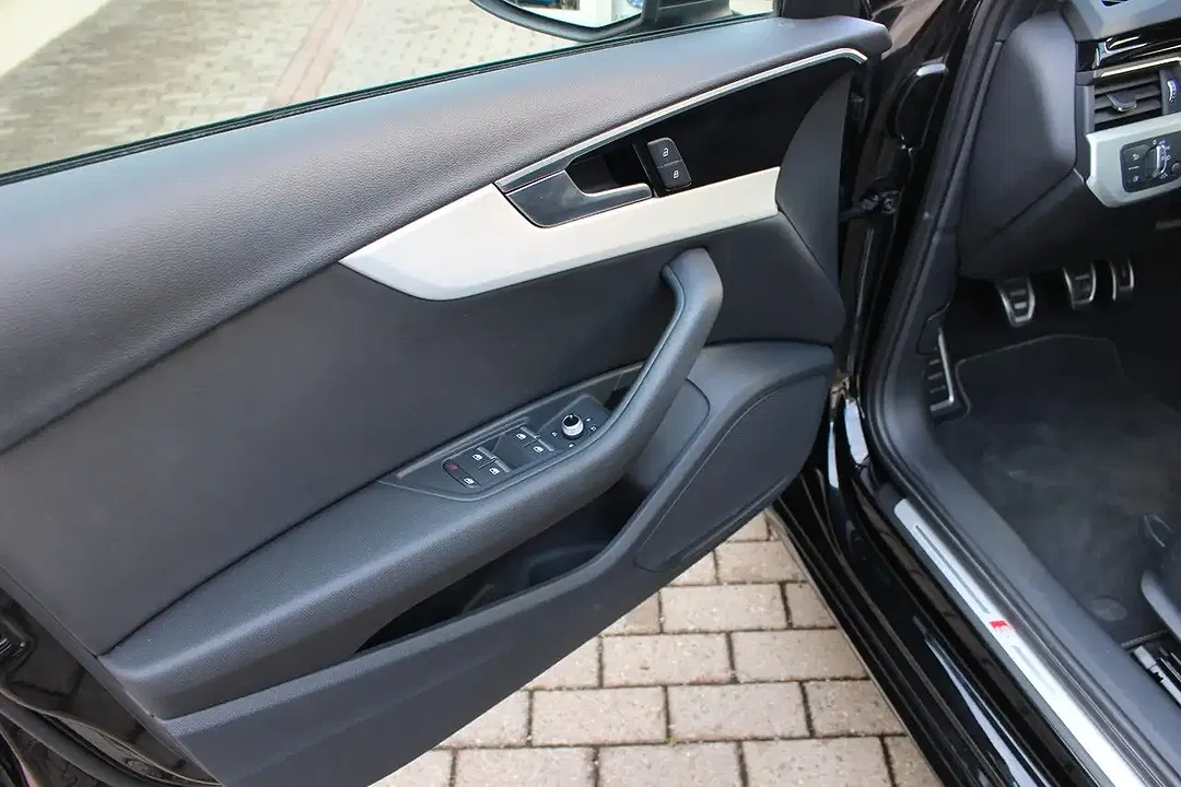 Audi A4 35 TFSI Matrix LED Avant S line - Thumbnail 11