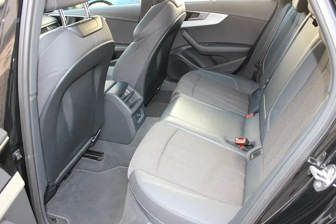 Audi A4 35 TFSI Matrix LED Avant S line - foto 15