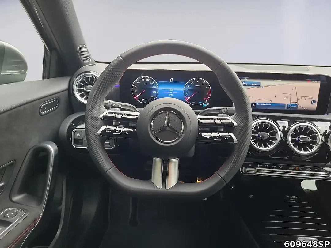 Mercedes-Benz A 200 AMG - Thumbnail 9