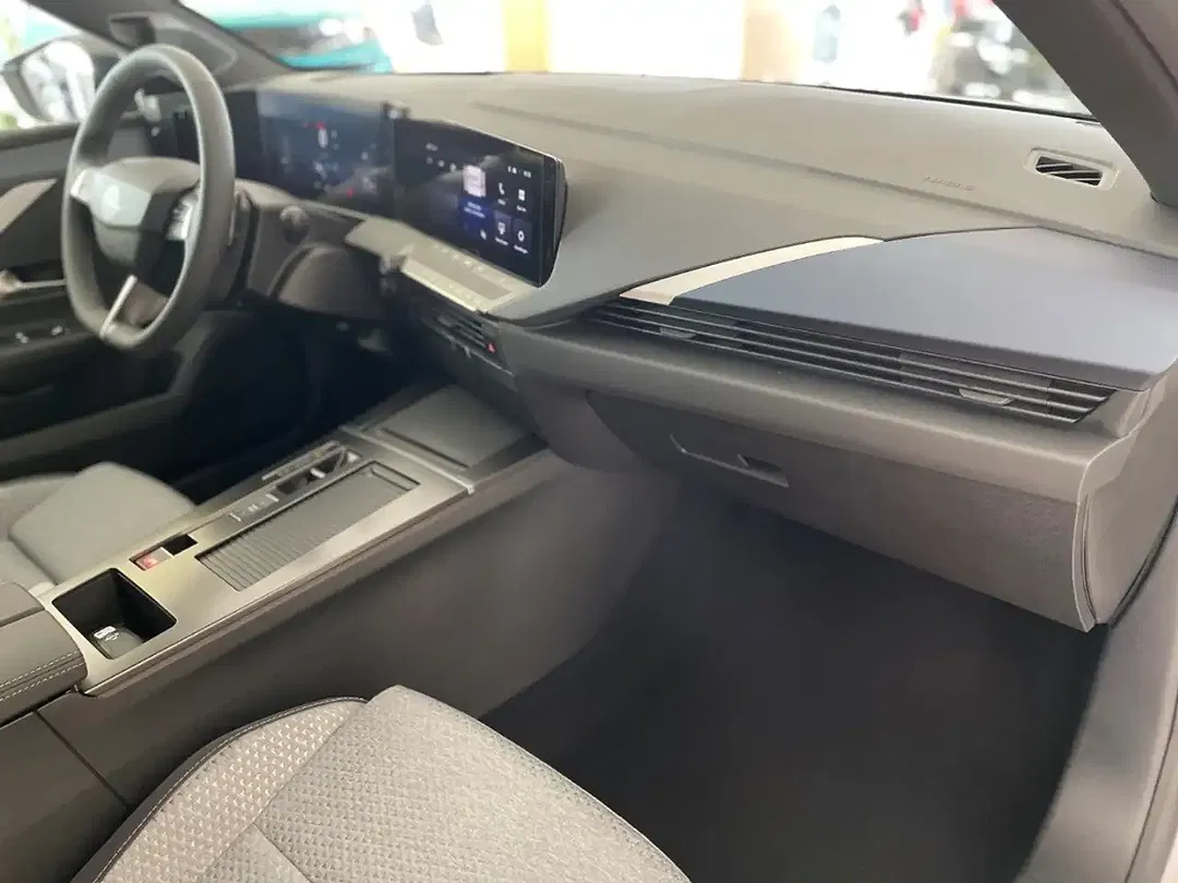 Opel Astra Edition - Thumbnail 9