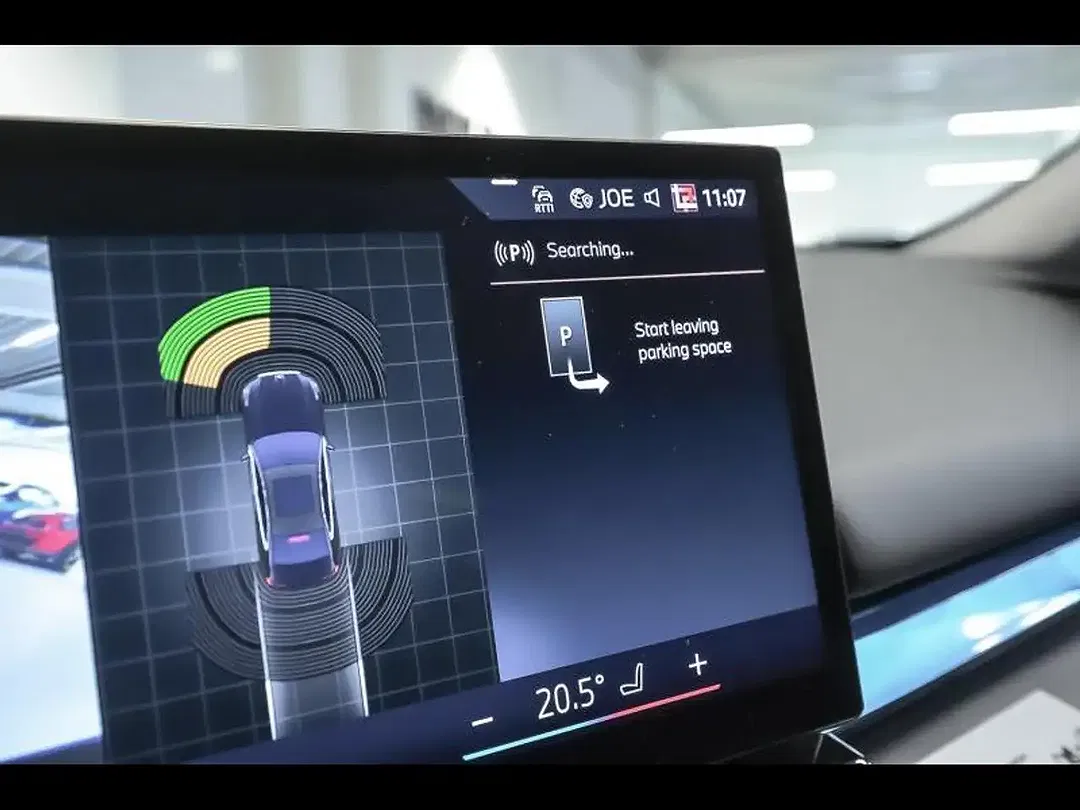BMW i5 - Thumbnail 7