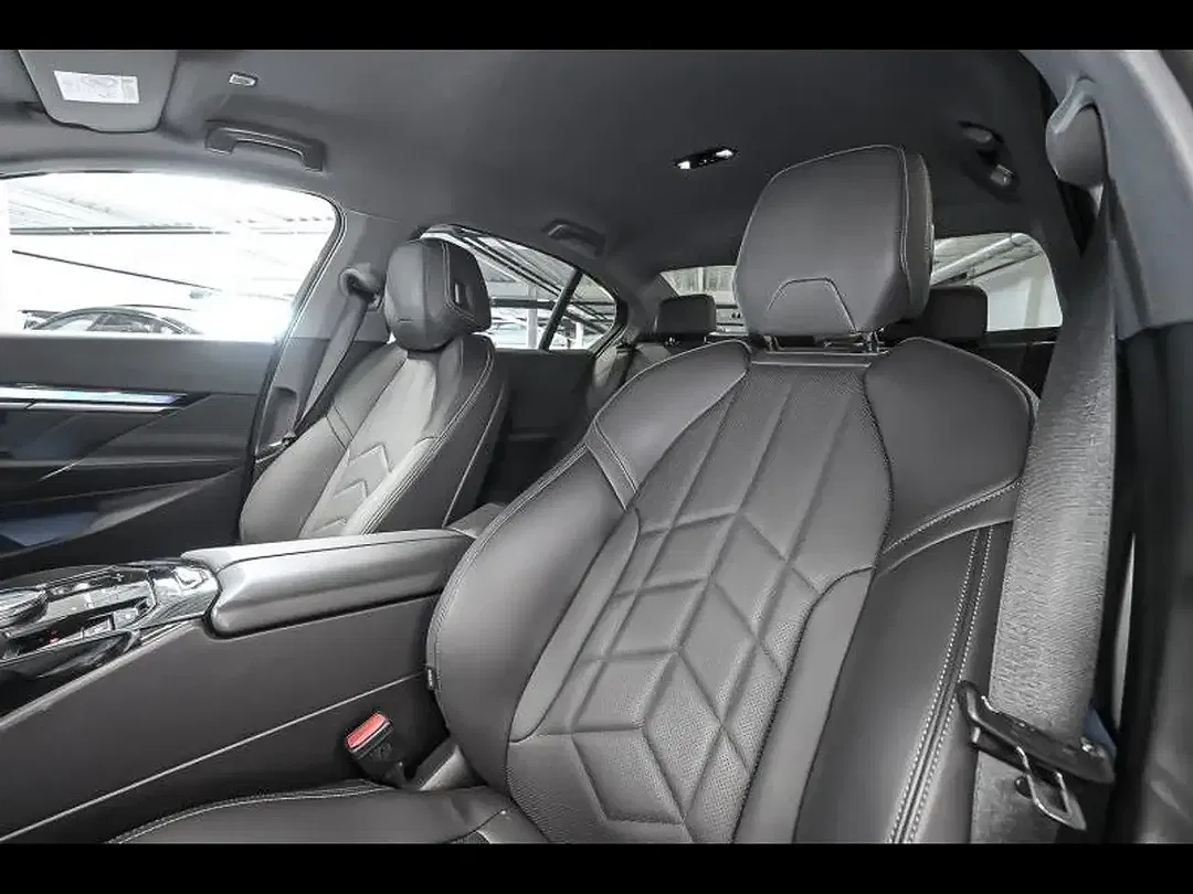 BMW i5 - foto 8