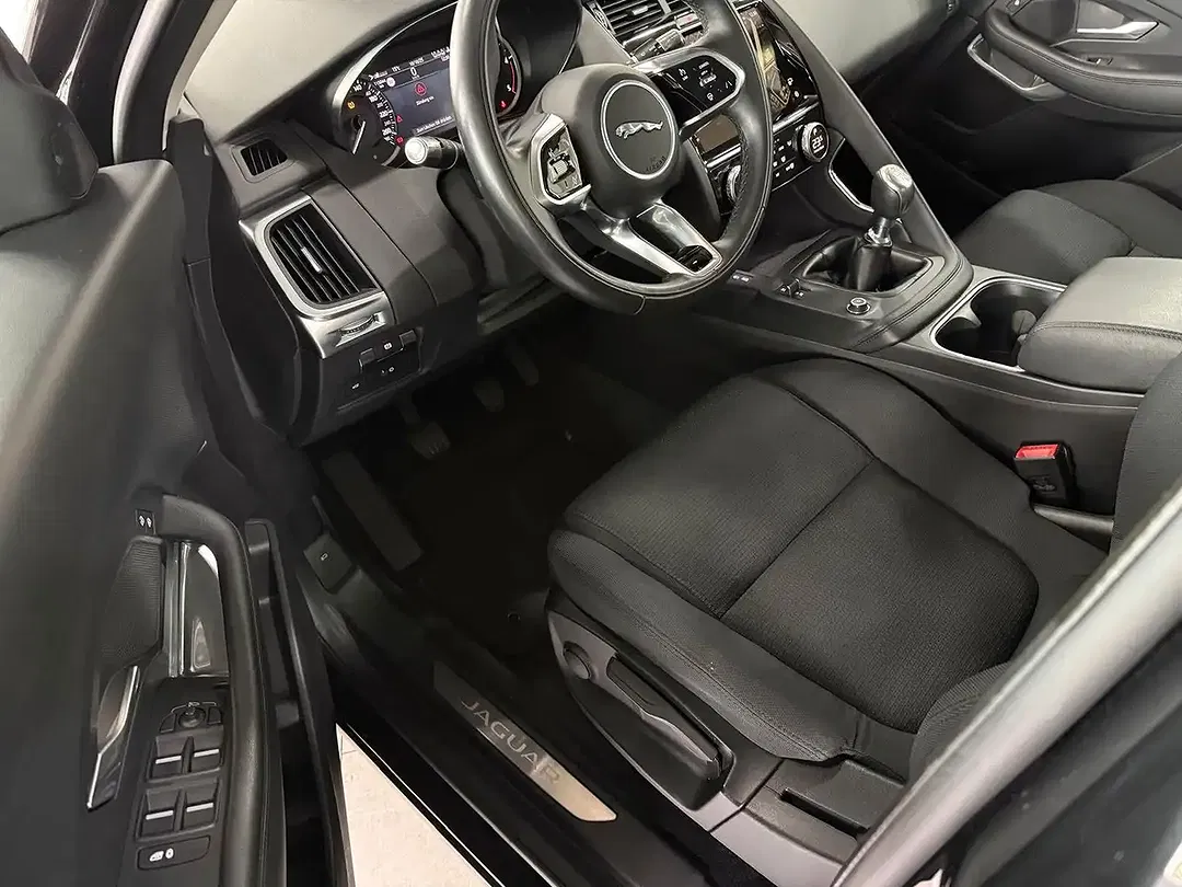 Jaguar E-Pace - Thumbnail 10