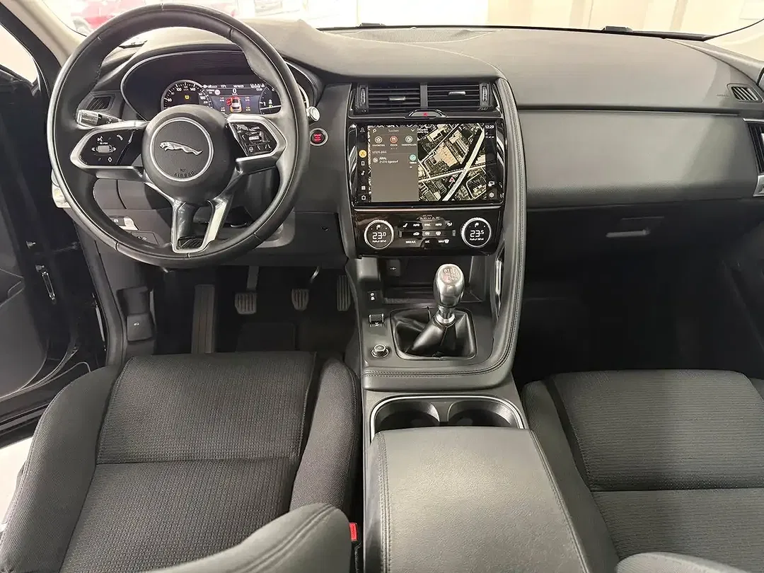 Jaguar E-Pace - Thumbnail 11