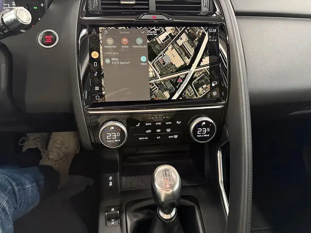 Jaguar E-Pace - Thumbnail 12