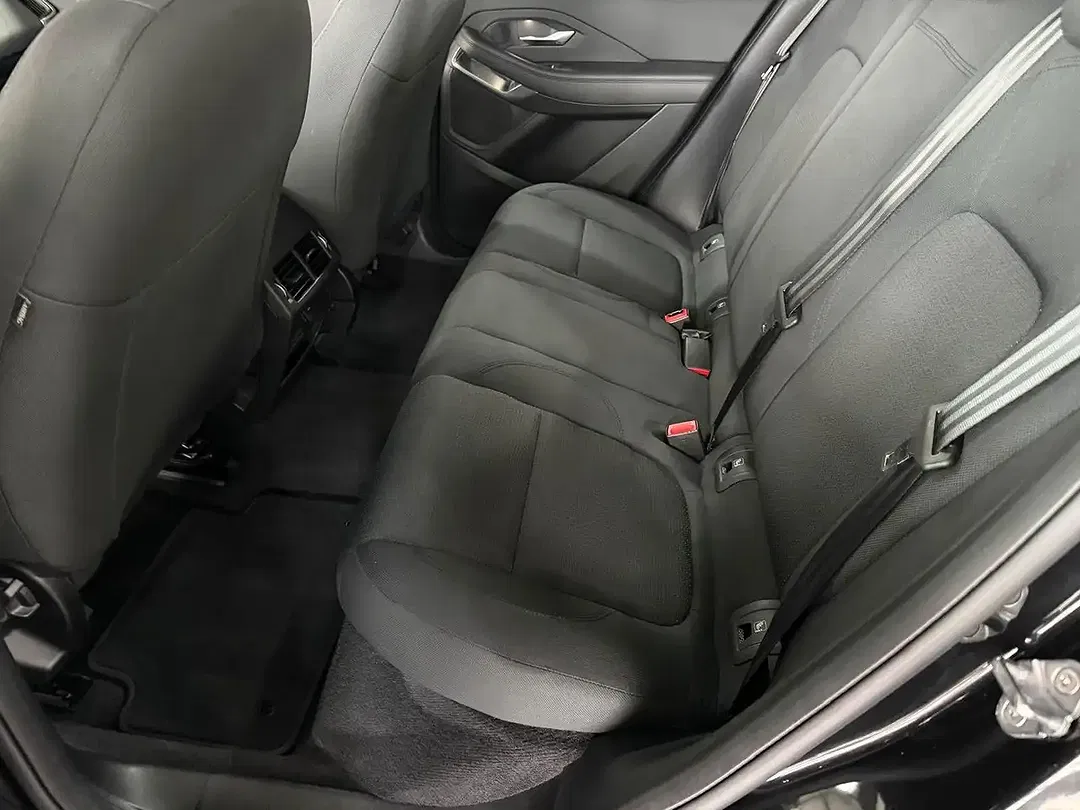 Jaguar E-Pace - Thumbnail 8