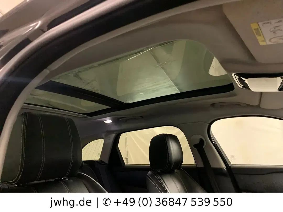 Land Rover Range Rover Velar - Thumbnail 5