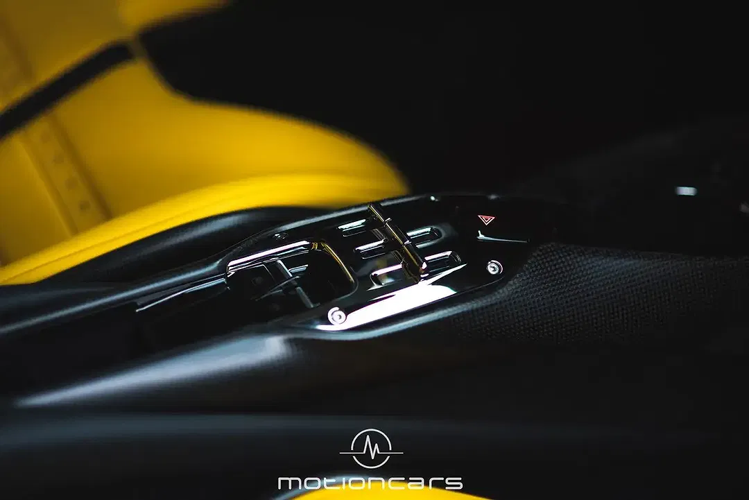 Ferrari 296 GTB - Thumbnail 39